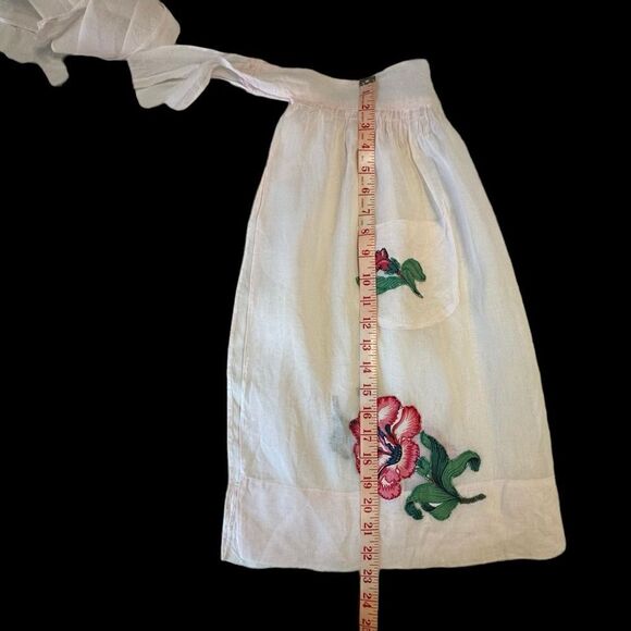 Vintage Pale Pink Sheer Cotton half apron embellished with floral patches - Picture 5 of 11